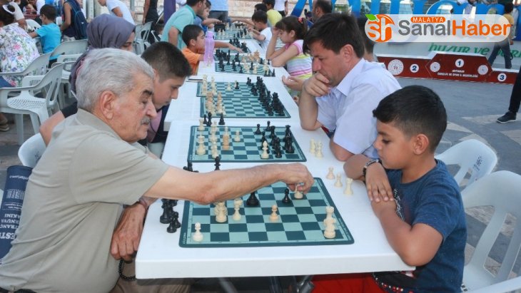 'Sokakta Satranç Var' turnuvası düzenlendi