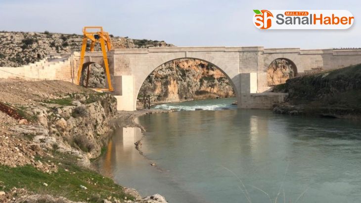 1800 yıllık tarihi köprü ulaşıma açıldı