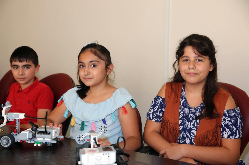 CÜ Teknokent’te öğrencilere ’Robotik Kodlama Eğitimi’ veriliyor
