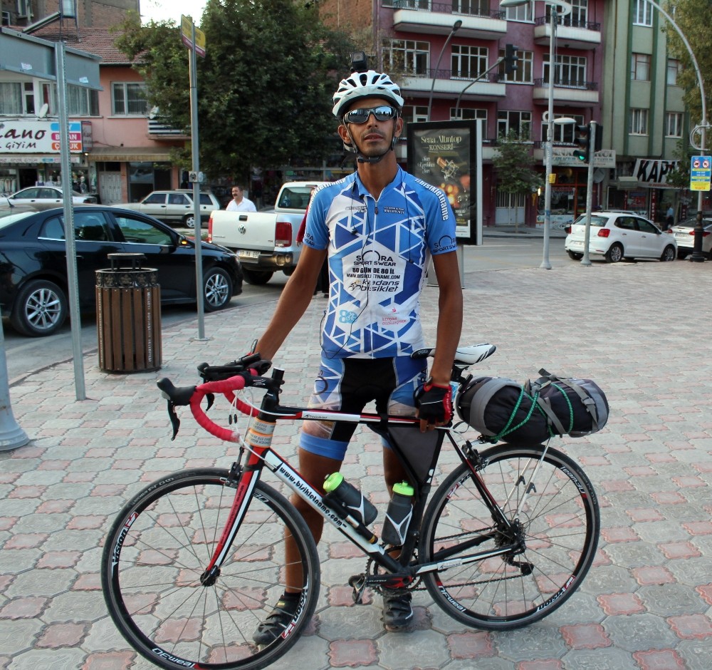 80 günde 80 il gezmek için yola çıkan bisikletçi Malatya’da