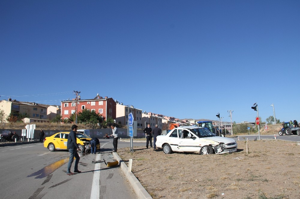 Sivas’ta trafik kazası: 8 yaralı
