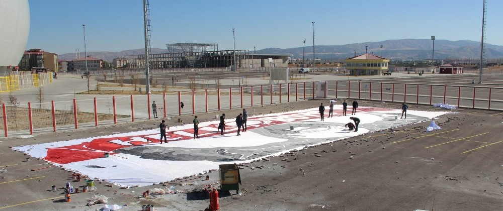 Sivasspor taraftarları, 15 bin TL harcayarak 3D koreografi hazırladı
