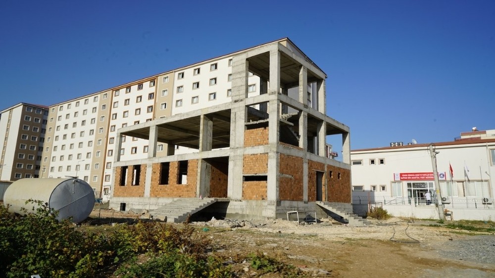 Altınşehir mahallesi Taziye Evi inşaatı yükseliyor
