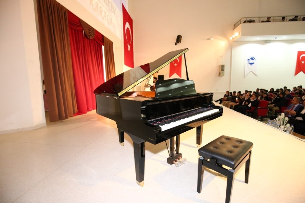Adıyaman Belediyesinden Güzel Sanatlar Lisesine piyano desteği
