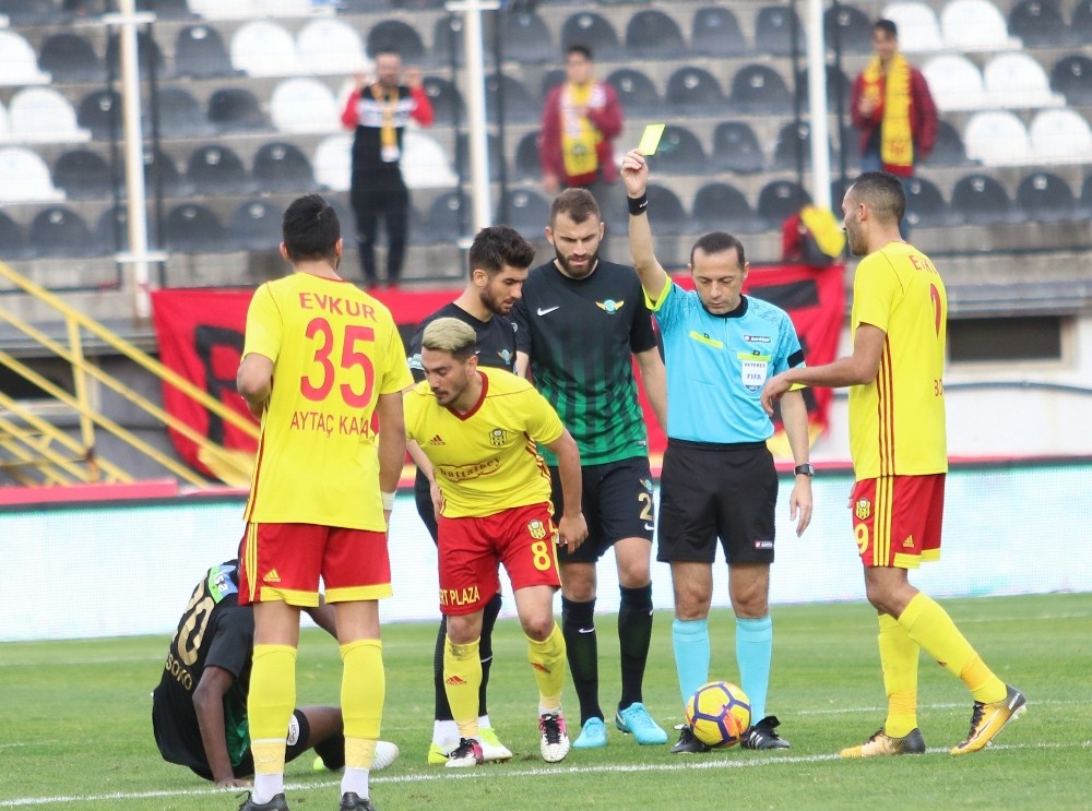 E.Yeni Malatyaspor’da 2 futbolcu cezalı duruma düştü