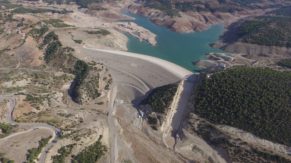 Ayvalı Barajı’nda su seviyesi yüzde 8’e düştü
