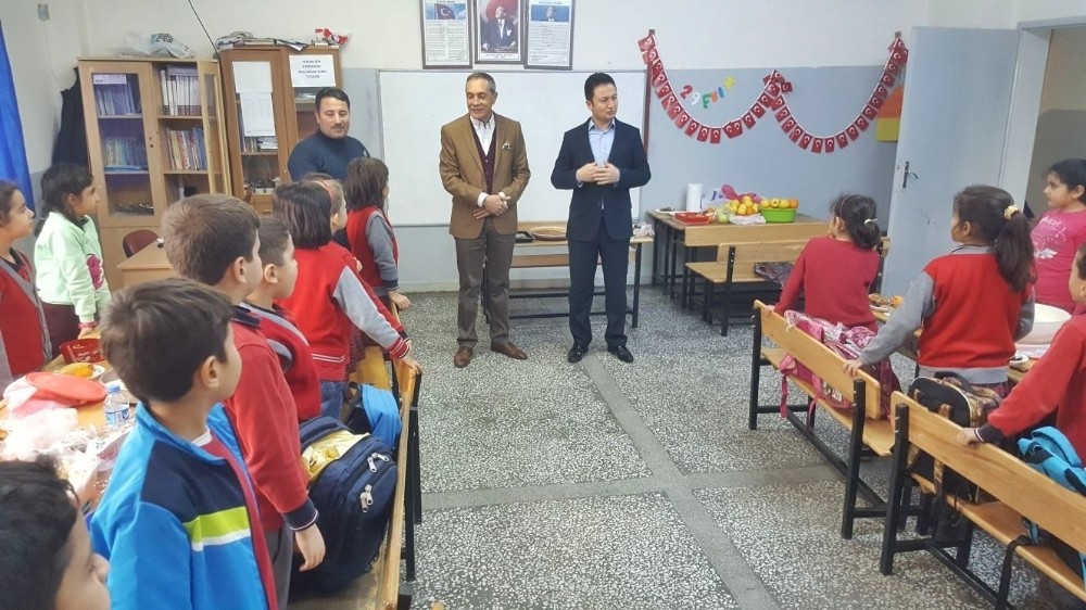 Başkan Özdemir okullarda incelemelerde bulundu
