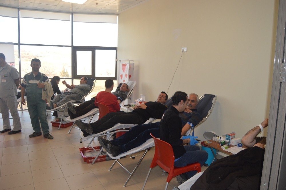 Besni Devlet Hastanesinden Kızılay’a kan ve kök hücre bağışı
