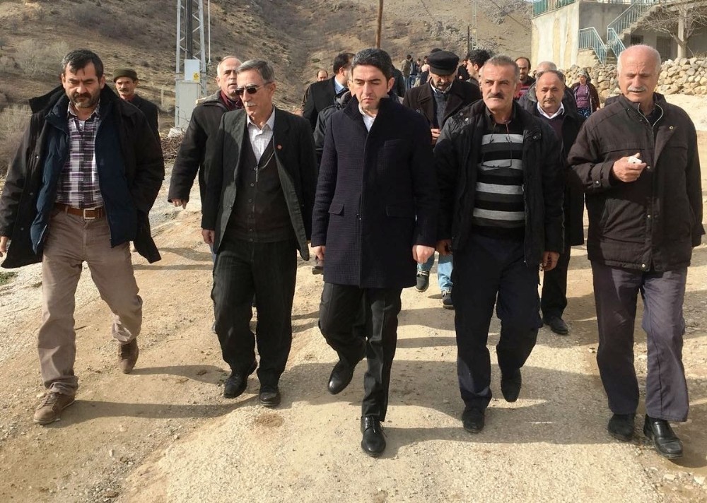 CHP’den maden ocağına tepki gösteren köylülere destek