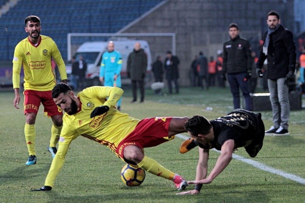 Evkur Yeni Malatyaspor kaçan galibiyete üzülüyor