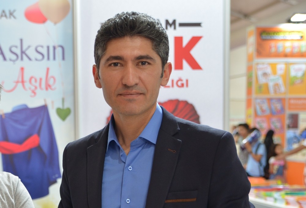 Gazeteci Sinan Cavlak, Attarlar Odası başkan adayı oldu
