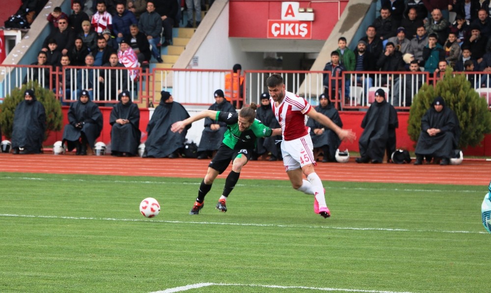 TFF 2. Lig: Kahramanmaraşspor: 2 - Sakaryaspor: 1
