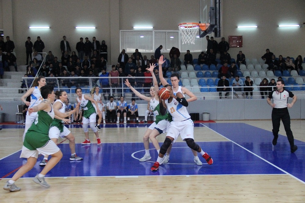 Bilyoner.com Kadınlar Basketbol Ligi: Elazığ İl Özel İdare: 63 - Urla Belediyesi: 60
