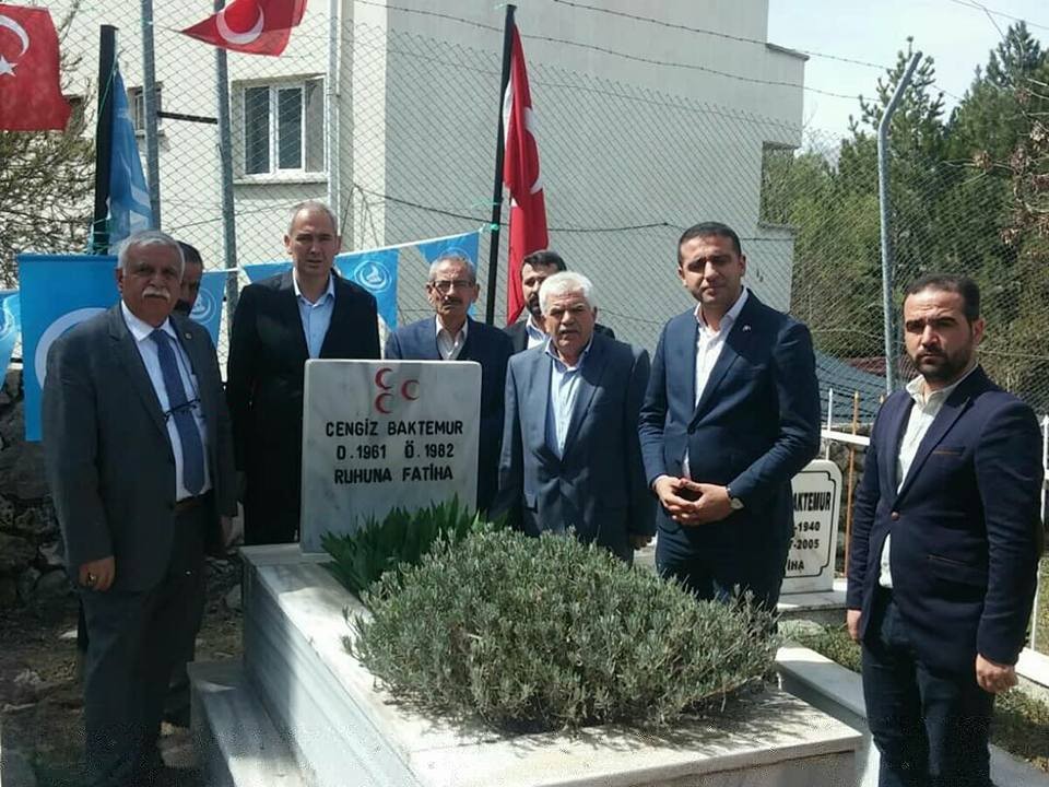 Malatya'da Mezarlıktan Türk bayrağı çalındığı iddiası