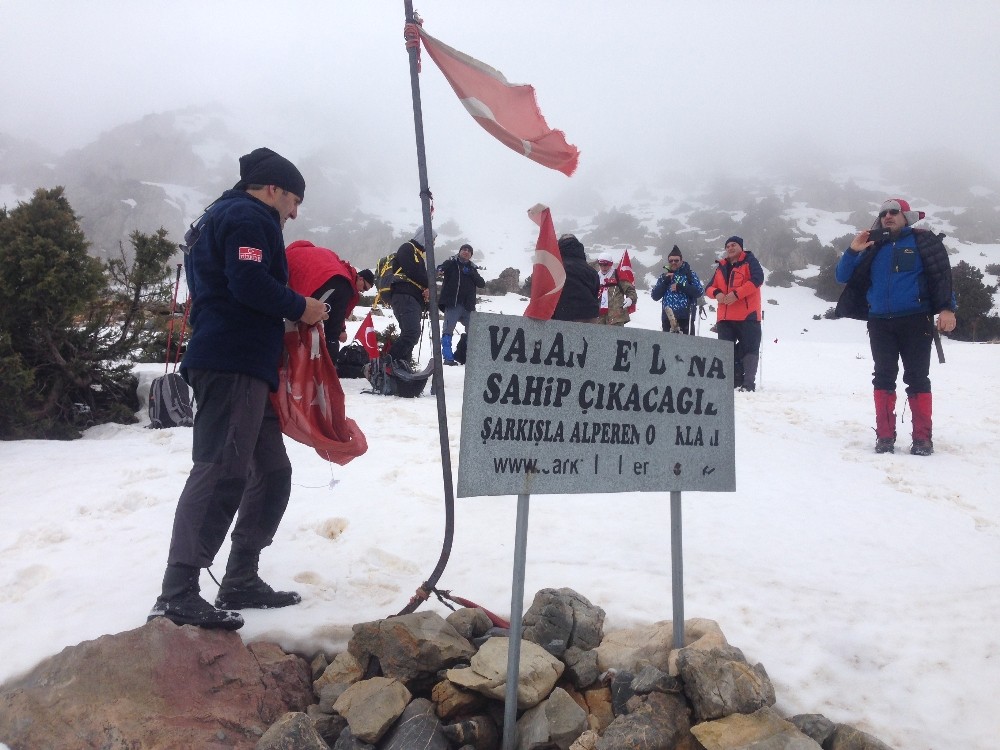 Sivaslı dağcılar, Muhsin Yazıcıoğlu anısına Keş dağına tırmandı

