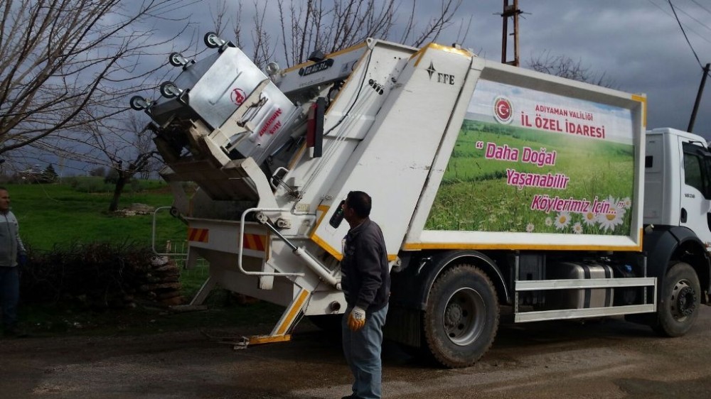 Köylerde çöpler düzenli olarak toplanıyor
