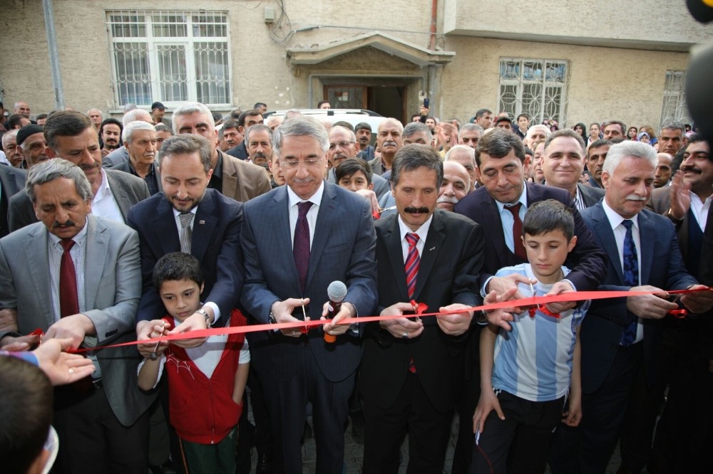 Elazığ’da Spor ve Sosyal Yaşam Merkezi’nin 7’incisi açıldı
