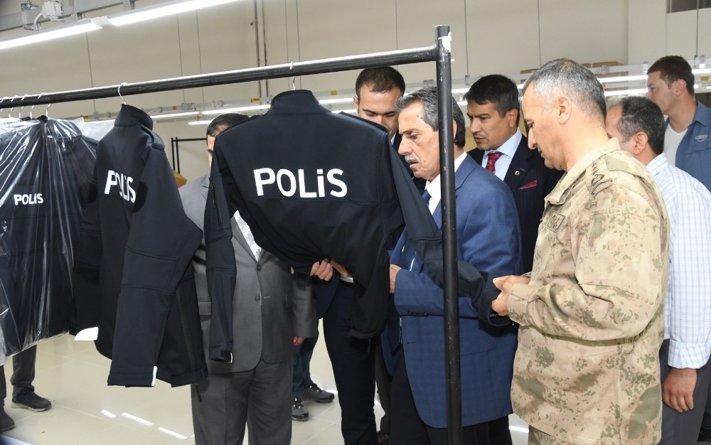 Türk Polis Teşkilatının üniformaları Adıyaman’da üretiliyor
