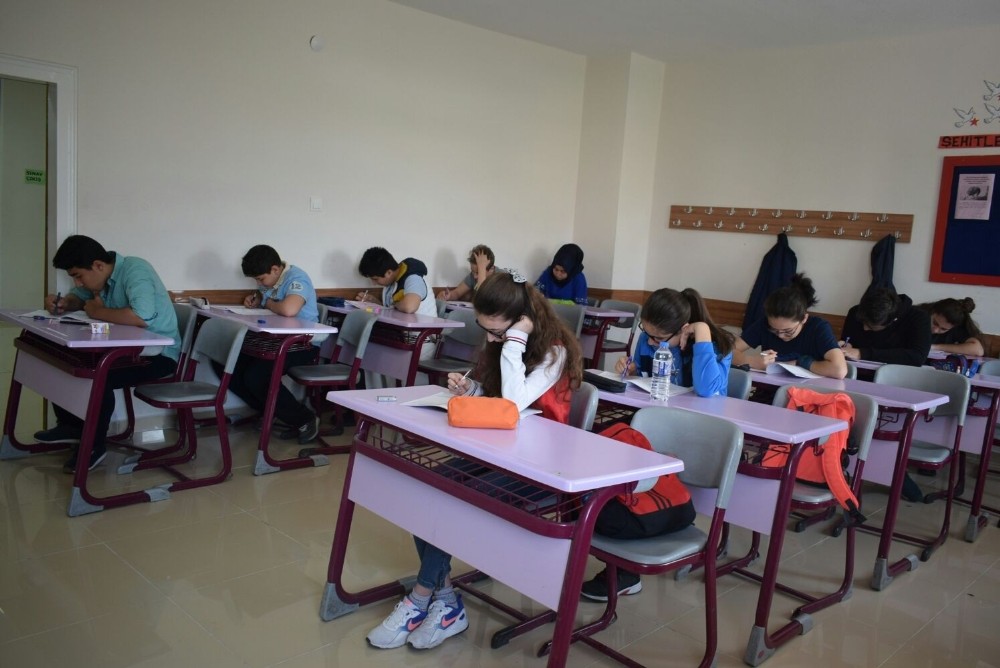 Yeni Hamle Koleji Anadolu Lisesi bursluluk sınavına yoğun ilgi
