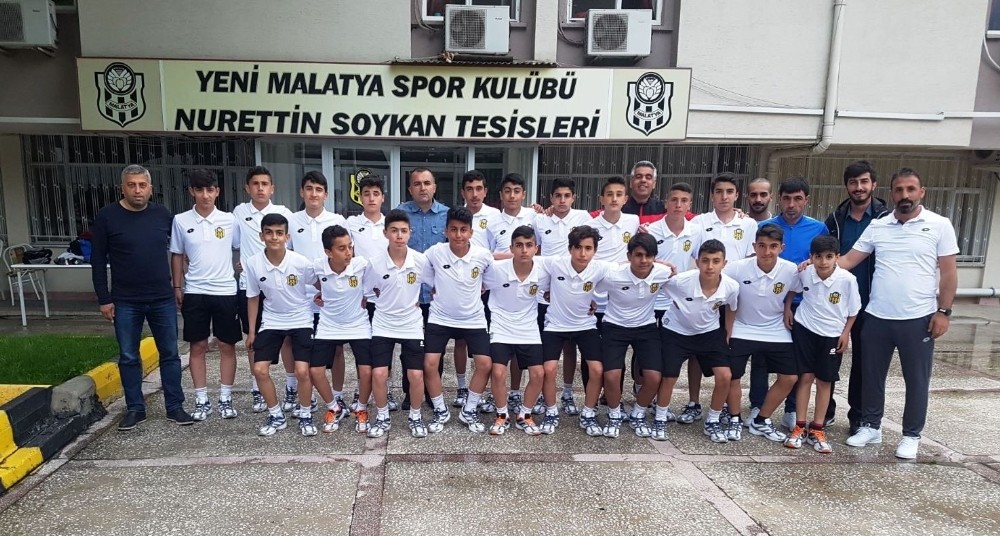 E.Yeni Malatyaspor U14 takımı Antalya’ya gitti
