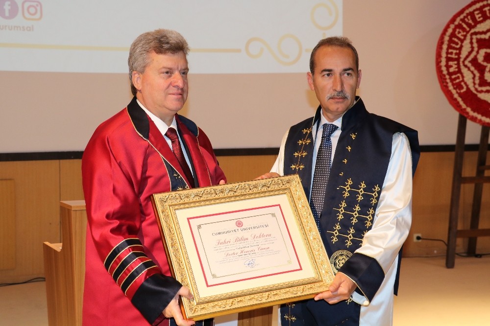 Makedonya Cumhurbaşkanı Ivanov’a Fahri Bilim Doktorluğu unvanı
