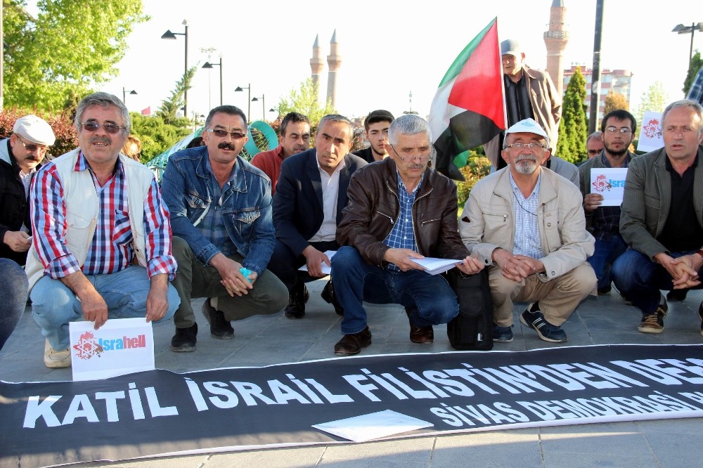 Sivas’ta Filistin için oturma eylemi
