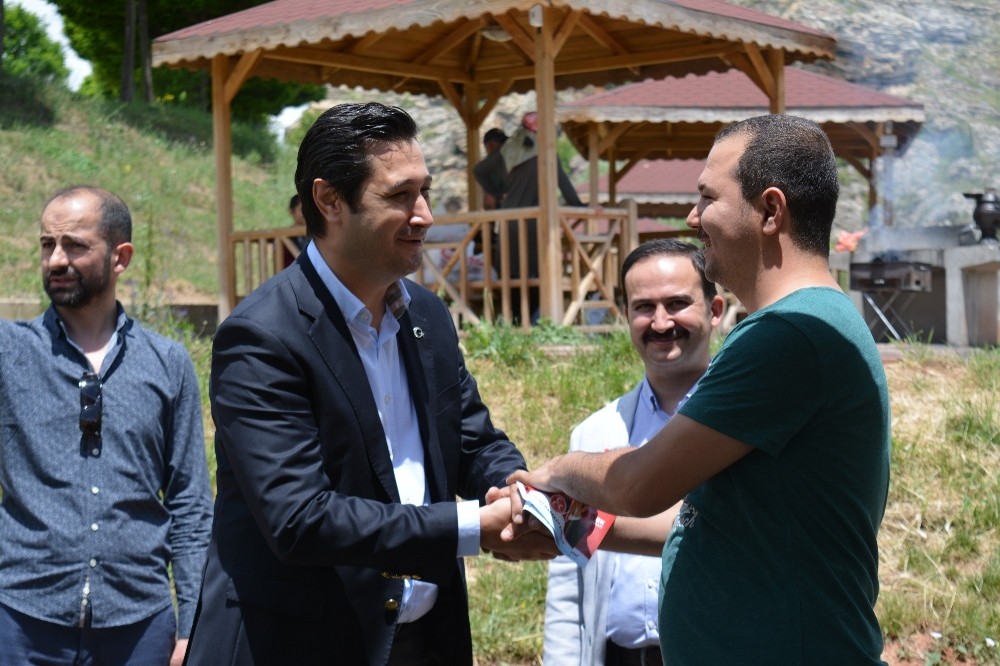 MHP Sivas Milletvekili adayı Uygunuçarlar’a Hafik’te büyük destek
