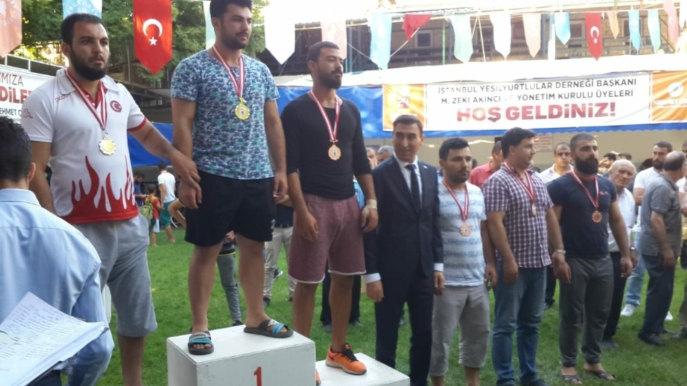 Adıyaman Belediyesporlu Güreşçi Malatya’dan ikincilikle döndü
