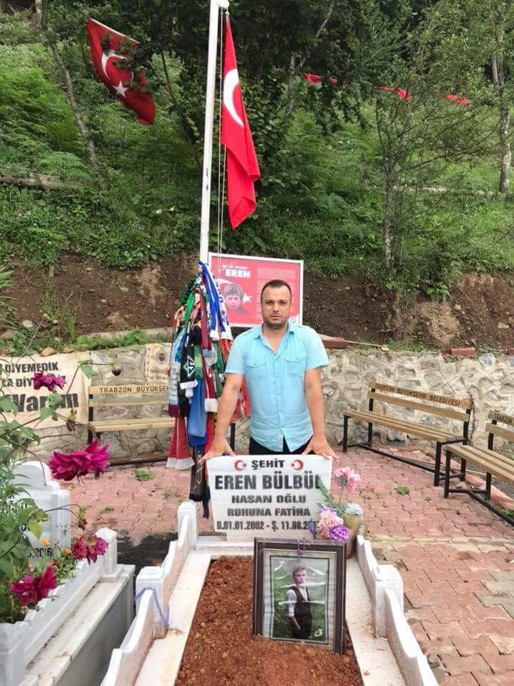 Eren Bülbül’ün mezarını ziyaret etmek için 4 bin kilometre yol katetti
