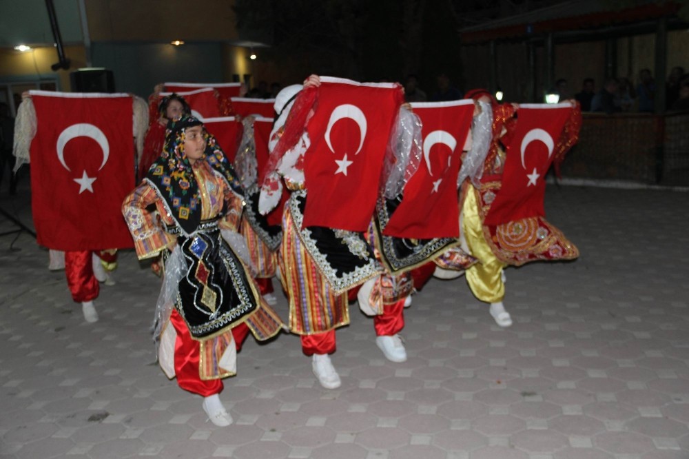 Aşıklar türküleriyle 4 Eylül Sivas Kongresi’ni kutladı
