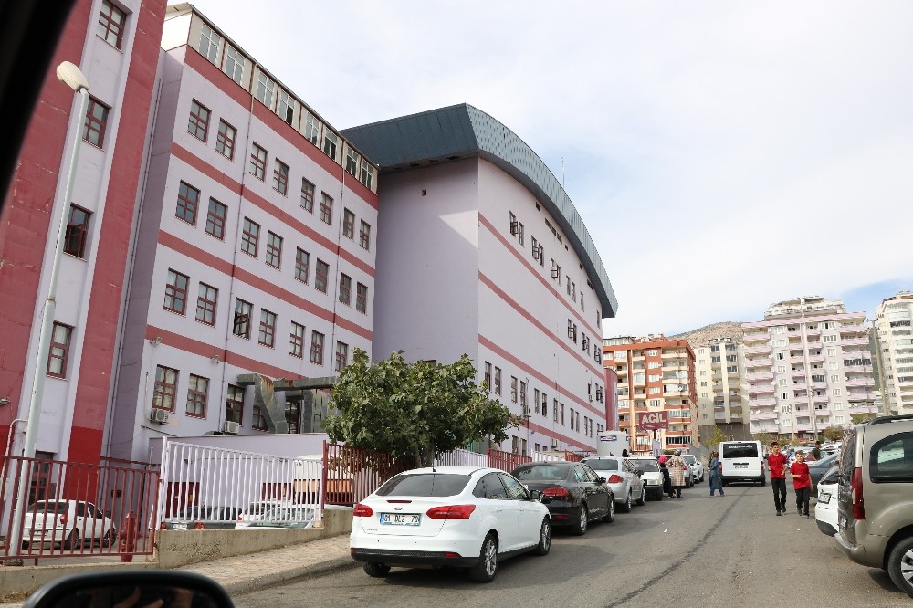 Kahramanmaraş’ta 4 öğrencinin yedikleri köfteden zehirlendiği iddiası
