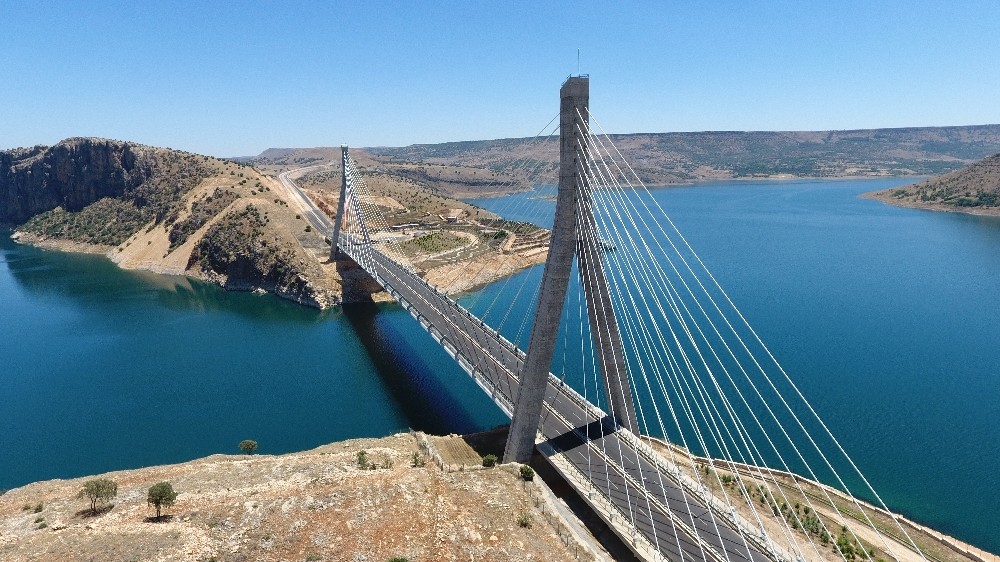 Doğu’nun Boğaz Köprüsü’nden 2 milyondan fazla araç geçti
