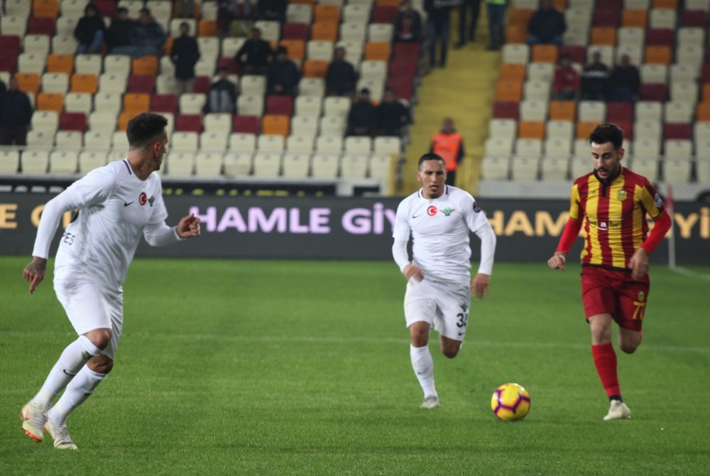 Spor Toto Süper Lig: Evkur Yeni Malatyaspor: 1 - Akhisarspor: 0 (İlk yarı)
