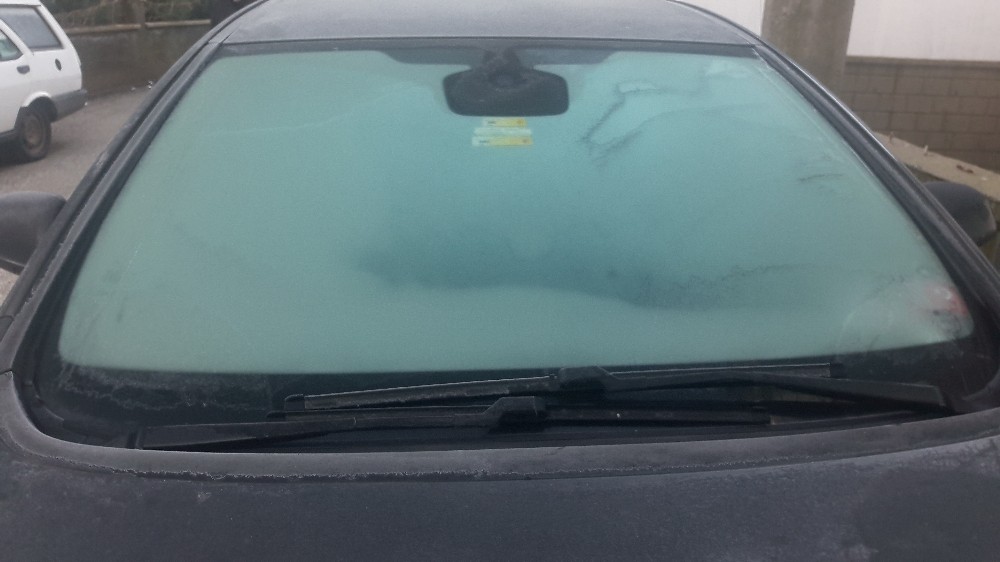Adıyaman’da araçların camları buz tuttu

