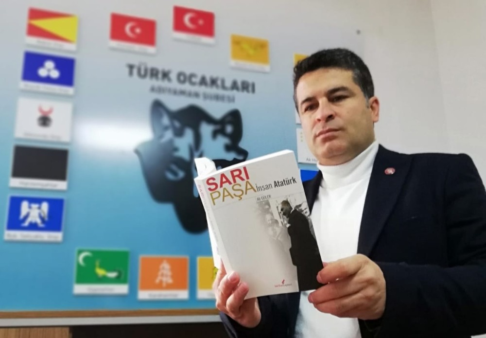 Türk Ocakları “Sarı Paşa İnsan Atatürk” kitabı hediye etti
