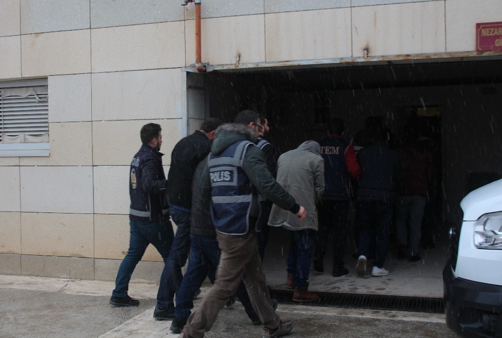 Elazığ’da sosyal medyadan PKK/KCK propagandasına 12 gözaltı
