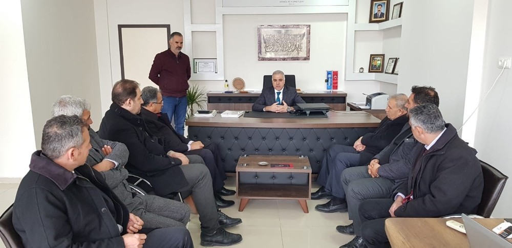 İYİ Parti Adayı Kırmızı CHP eski il başkanlarıyla buluştu
