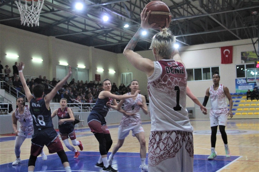 Türkiye Kadınlar Basketbol 1. Ligi: Elazığ İl Özel İdare: 108 - İstanbul Gücü: 42
