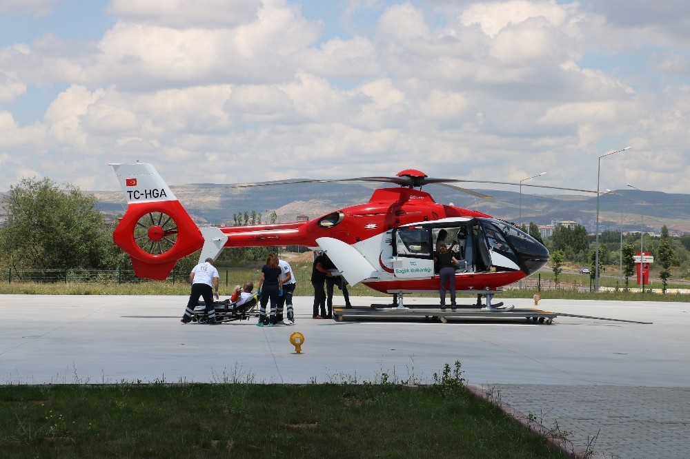 Ambulans helikopter kalp krizi geçiren hasta için havalandı
