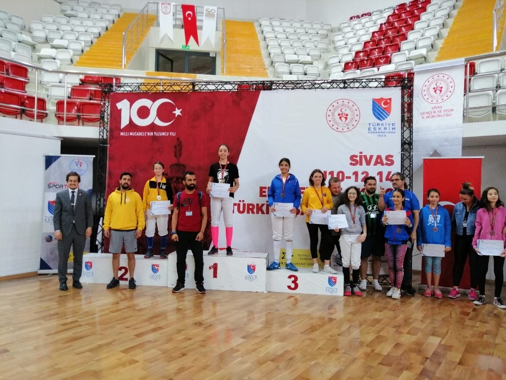 Eskrimde Adıyamanlı sporcu Türkiye Şampiyonu oldu
