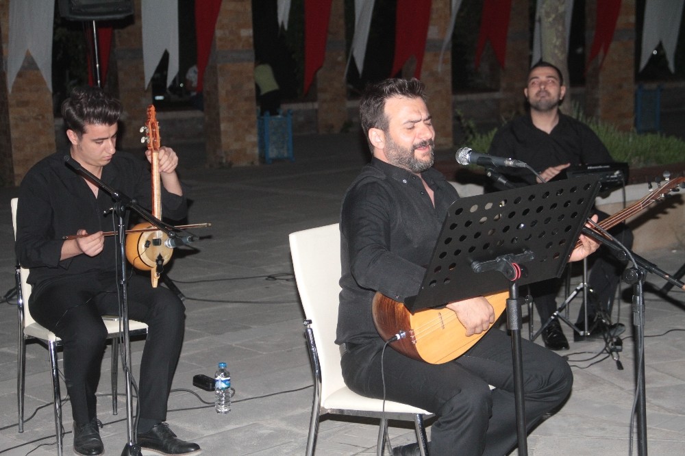 FÜ’de 'Kahramanlık' türküleri konseri
