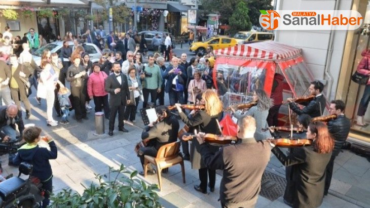 Adıyaman filarmoni orkestrası İstanbul'da cadde konseri verdi