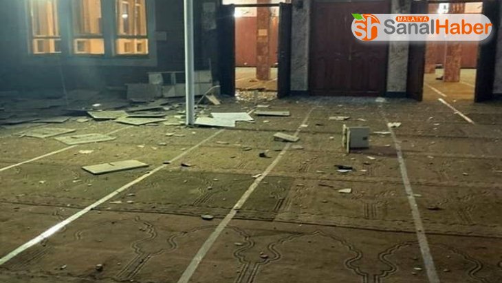 Afganistan'da camide intihar saldırısı: 3 yaralı