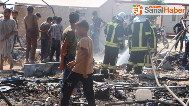 Azez'deki mülteci kampında dev yangın: 4 yaralı