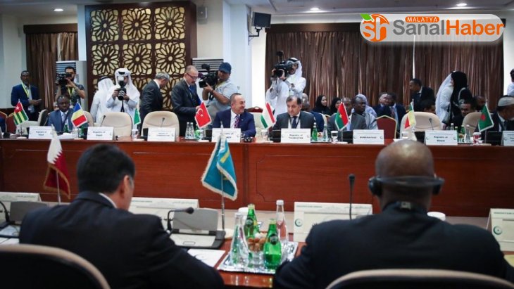 Bakan Çavuşoğlu, İslam İşbirliği Teşkilatı Dışişleri Bakanları Konseyi Olağanüstü Toplantısı'na katıldı