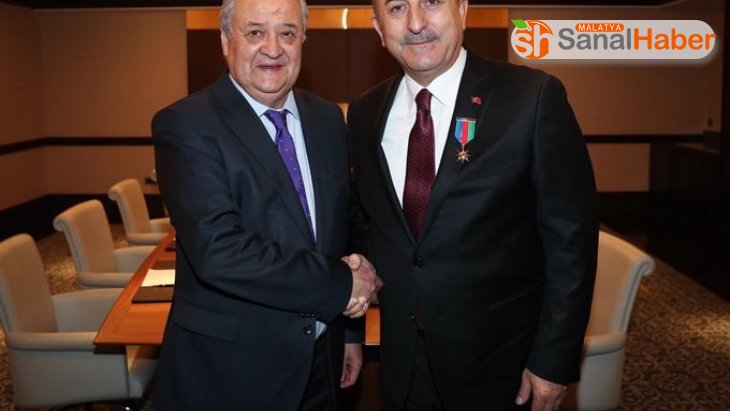Bakan Çavuşoğlu, Özbekistanlı mevkidaşı Kamilov ile görüştü