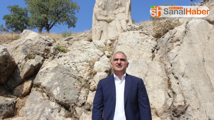 Bakan Ersoy, Adıyaman'ın tarihi mekanlarını inceledi