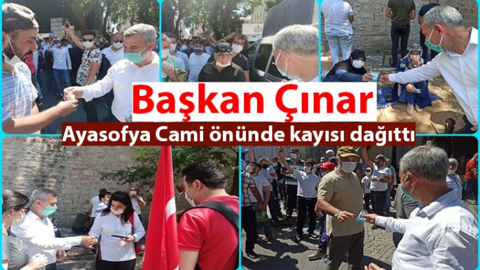Başkan Çınar Ayasofya Cami önünde kayısı ikramı