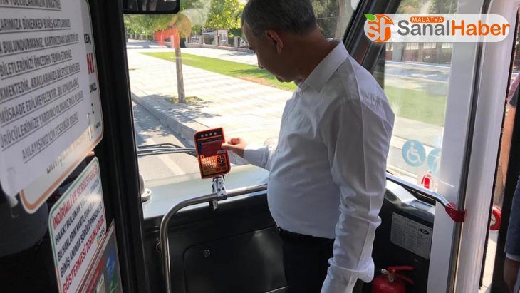 Başkan Çınar otobüsle yolculuk yaptı