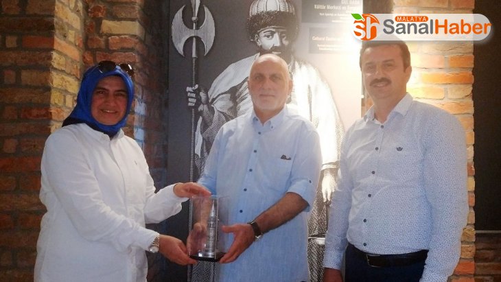 Beyoğlu Belediye Başkan Yardımcıları, Gül Baba Külliyesi'ni ziyaret etti